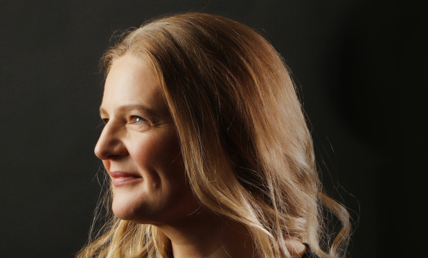 a portrait of Rachel Podger